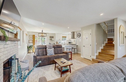 Lodge Hill House | Two-story home w/enclosed yard, patio, gas fireplace, washer/dryer, & fast WiFi