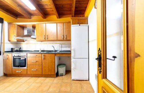Barca House | Two-Story Rural Home in Soria -with BBQ & GameRoom