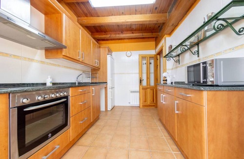 Barca House | Two-Story Rural Home in Soria -with BBQ & GameRoom