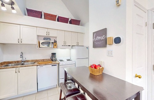 Craigleith House | Two-story studio-plus-loft w/fireplace & access to pool/hot tub - stellar views