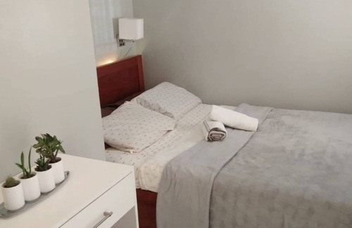 Dumaguete House | Two Story Town House w/ balcony near Dumaguete Airport