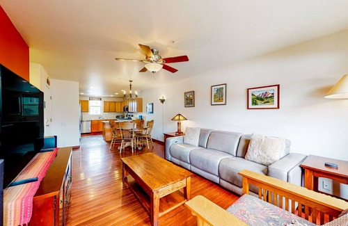 Basalt House | Two-story townhouse with balcony, grill, mountain & pond views, & streaming