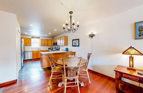 Basalt House | Two-story townhouse with balcony, grill, mountain & pond views, & streaming