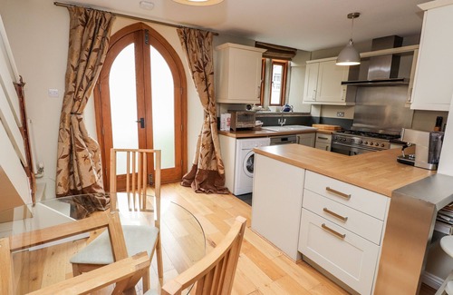 Staveley Cottage | TWO THE CHAPEL - STAVELEY, family friendly in Staveley