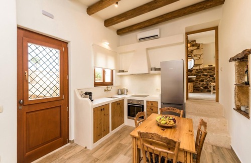 Chamezi Apartment | Two Traditional Cretan Houses Near Richtis Gorge