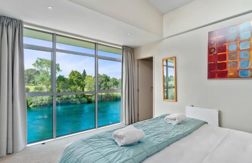 Taupo Apartment | Two Views Taupo Apartment