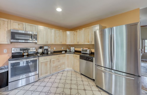 Stowe House | Two wonderful escapes with full kitchens, WiFi, private hot tub, & gas grill