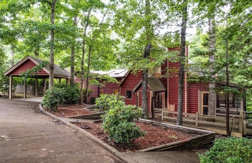 Blue Ridge Cabin | TwoodRetreat <10m Town GameRm Gym FirePit 6 Decks