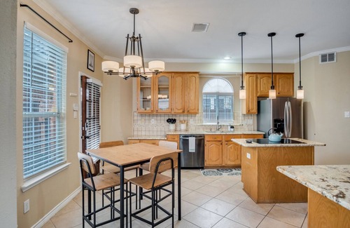 Grand Prairie House | TX Oasis! WfallPool! Grill! Theatre! EV/240, GP,5