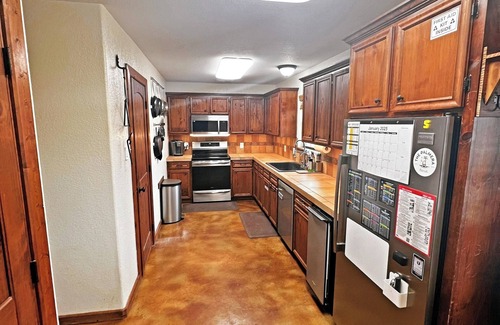Mineral Cabin | TX Ranch House Retreat ~ The Palmera Ranch ~ Private, Wildlife Ranch