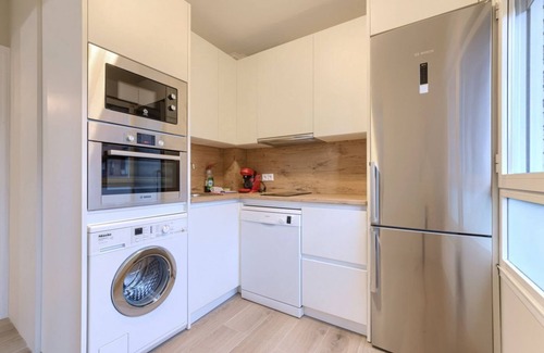 Bilbao Apartment | Txurdinaga renovated apartment with garage and wifi