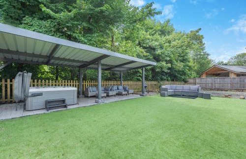 Ammanford House | Ty Afon Jay