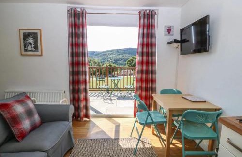 Brynrefail Cabin | Ty Bach