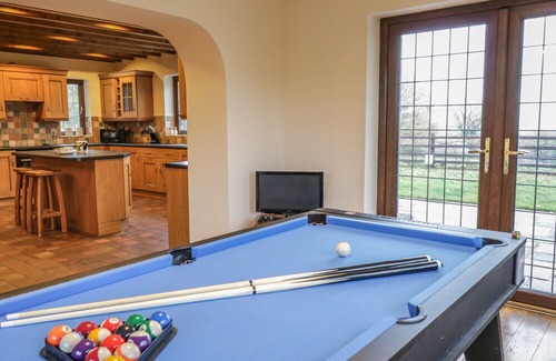 Caersws Cottage | Ty Berllan, CAERSWS