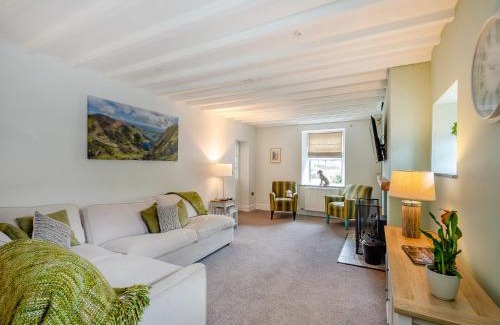 Caernarfon House | Ty Bryn Gloch