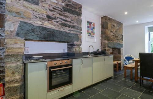 Beddgelert Cottage | TY CAPEL BETHANIA, pet friendly, with open fire in Nant Gwynant