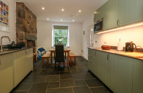 Beddgelert Cottage | TY CAPEL BETHANIA, pet friendly, with open fire in Nant Gwynant