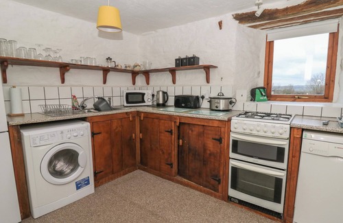 Llanybydder Cottage | TY CEFFYLAU, pet friendly, character holiday cottage in Llanybydder
