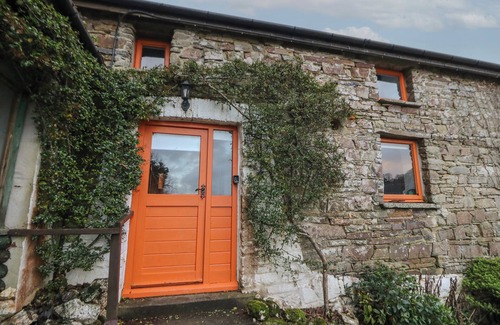 Llanybydder Cottage | TY CEFFYLAU, pet friendly, character holiday cottage in Llanybydder