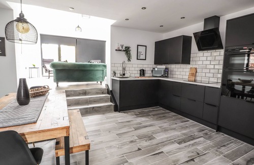 Ruthin Cottage | TY COCH, family friendly, character holiday cottage in Ruthin