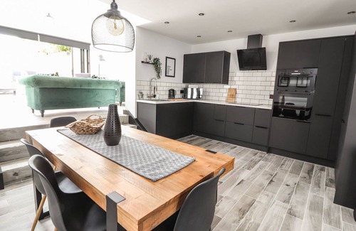 Ruthin Cottage | TY COCH, family friendly, character holiday cottage in Ruthin