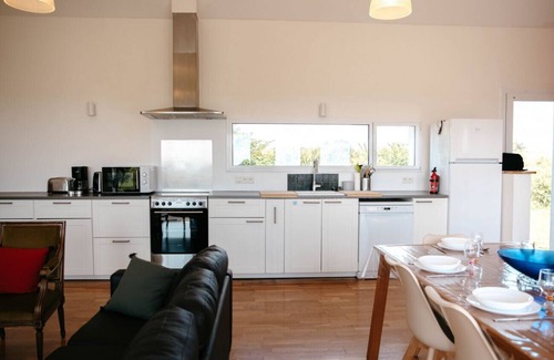 Lannilis Ski Chalet | TY COUM - Modern farmhouse with view of the aber
