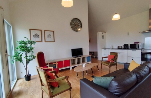 Lannilis Ski Chalet | TY COUM - Modern farmhouse with view of the aber
