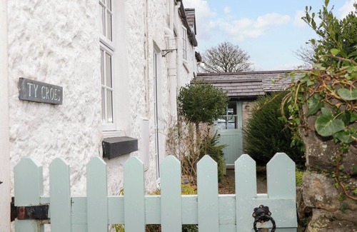 St George Cottage | Ty Croes