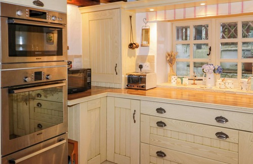 St George Cottage | TY CROES, pet friendly, with open fire in Bodelwyddan