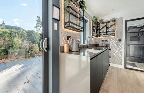 St. Florence House | Ty Cyfoes