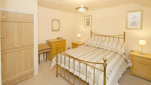 Henryd House | Ty Doli Cottage, rural location just outside Conwy town