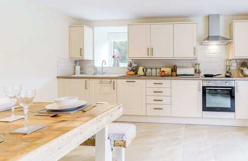 Llanllwchaiarn Cottage | Ty Draenog - UK31653
