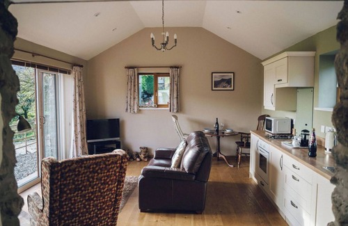Beddgelert Cottage | Ty Felin: Cosy Underfloor Heated 17th Century Mill