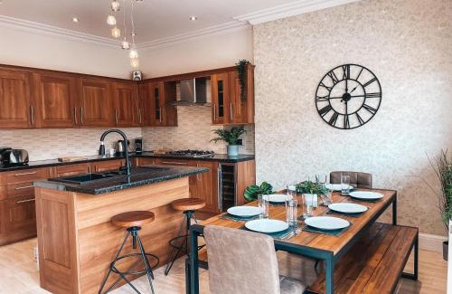 Rumney House | Ty-Fry House, by Solace Stays