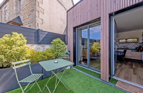Sibiril House | Ty Gard Thalvis - One Bedroom House, Sleeps 2