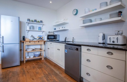 Oxwich Apartment | Ty Gwawr - 3 Bedroom Apt - Bayview Oxwich
