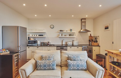 Oxwich Apartment | Ty Gwawr - Luxury Cottages