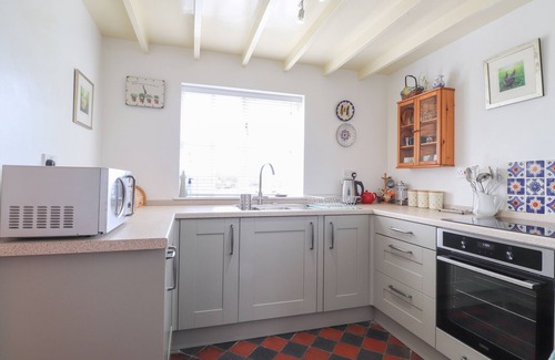 Goodwick Cottage | TY GWYN, pet friendly, character holiday cottage in Goodwick