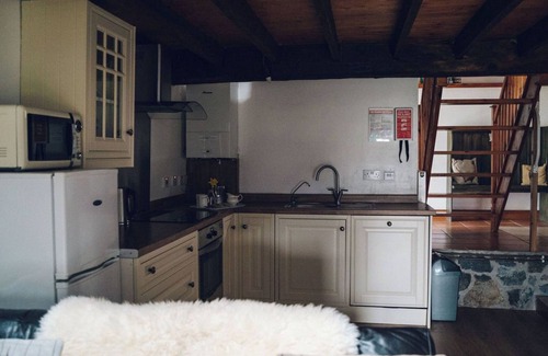 Beddgelert House | Ty Hebog: Cosy 17th Century Barn with Log Burner