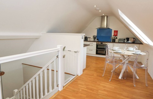 Tan-y-groes Cottage | TY HENRI, pet friendly, luxury holiday cottage in Tresaith