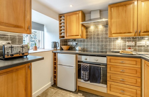 Llanuwchllyn House | Ty Isa Llanuwchllyn - Two Bedroom House, Sleeps 4