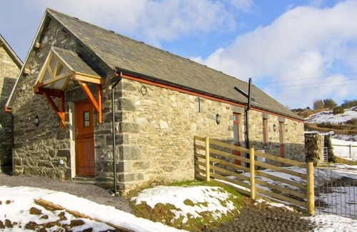 Capel Garmon Cottage | TY ISAF PENRHYDDION, pet friendly, with a garden in Betws-Y-Coed