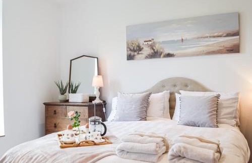 Llanelli House | Ty Lewis Cottage