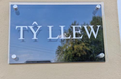 Llandysilio House | Ty Llew
