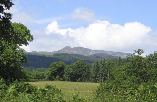 Llanuwchllyn Cottage | TY MAWR COTTAGE, family friendly, with hot tub in Llanuwchllyn