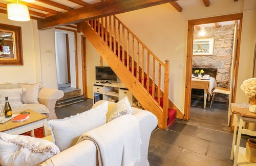 Manod Cottage | TY MAWR, pet friendly, character holiday cottage in Manod