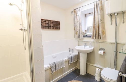 Manod Cottage | TY MAWR, pet friendly, character holiday cottage in Manod