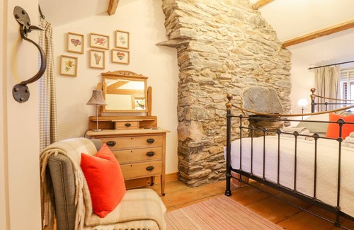 Manod Cottage | TY MAWR, pet friendly, character holiday cottage in Manod
