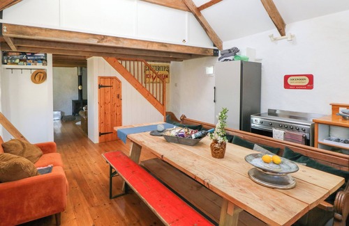Newport House | TY MELLEN, pet friendly, character holiday cottage in Dinas Cross