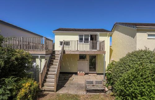 Rhosneigr House | Ty Melyn